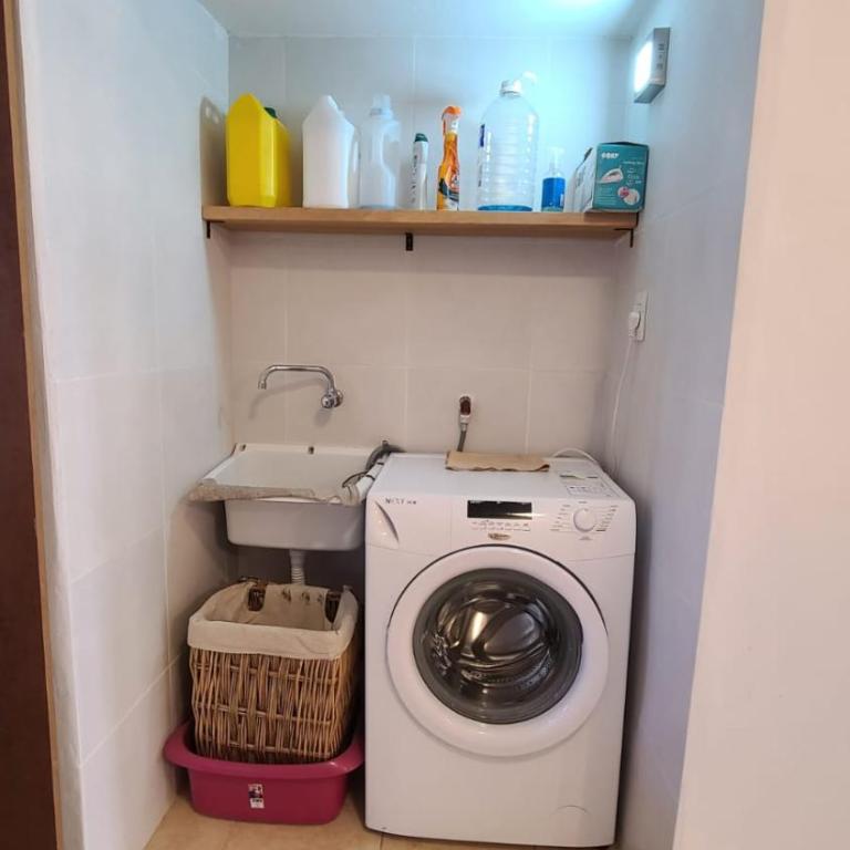 CASA "B" BARRIO 14 de Octubre - Neuquén RUTA 7 - - Casa de 2 dormitorios - 18