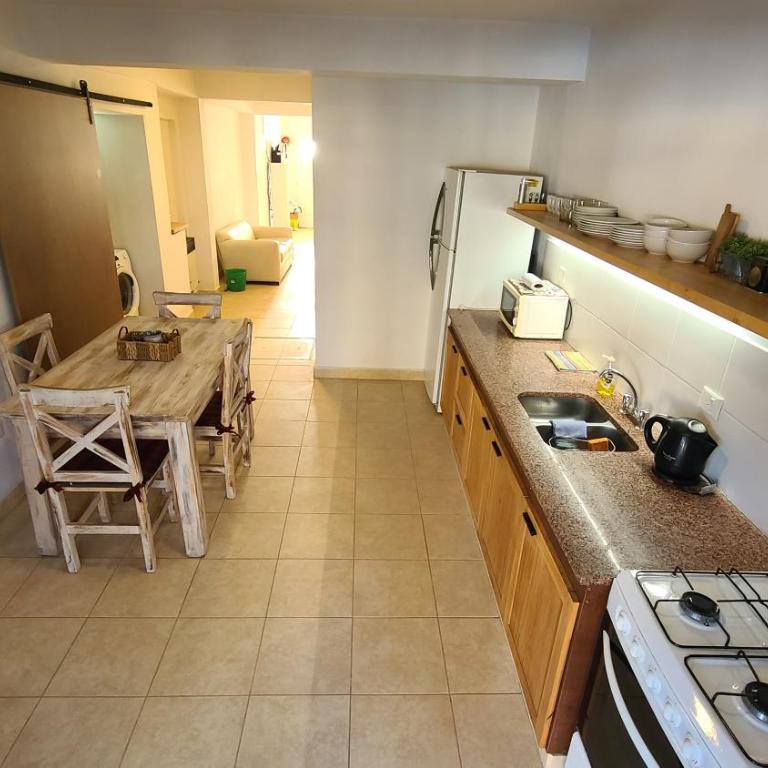 CASA "B" BARRIO 14 de Octubre - Neuquén RUTA 7 - - Casa de 2 dormitorios - 22