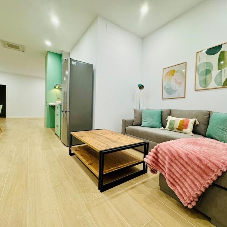 FLAT A - Wide & Cool Flat Next To Historic Center - One-Bedroom Apartment - 14