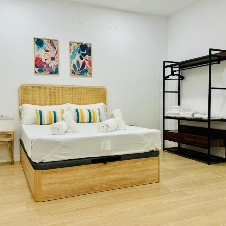 FLAT A - Wide & Cool Flat Next To Historic Center - One-Bedroom Apartment - 15
