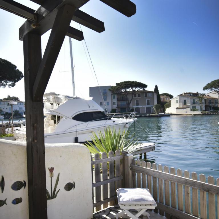 Hübsches Haus direkt am Wasser, St. Tropez 15 Min! - Haus mit 4 Schlafzimmern - 32