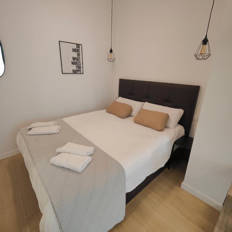 Delfín - Entire Apt - Near Beach and Stadium by Río Turia Apartments - One-Bedroom Apartment - 10