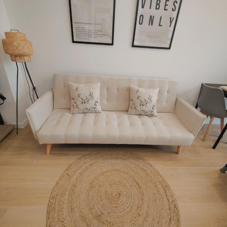 Delfín - Entire Apt - Near Beach and Stadium by Río Turia Apartments - One-Bedroom Apartment - 1