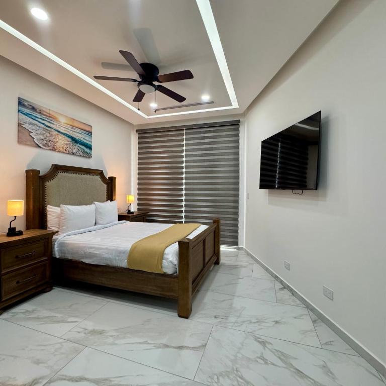 Esmeralda Beach Resort - Three-Bedroom Apartment with Ocean View - 5