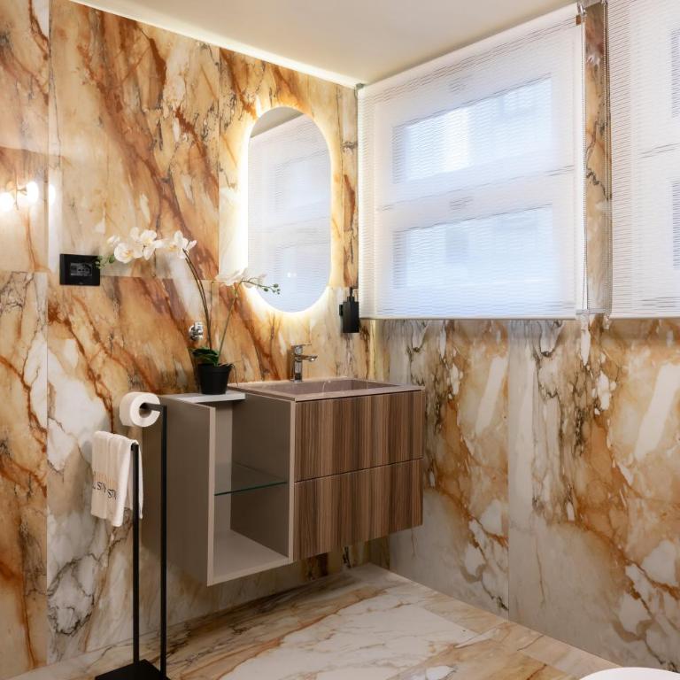 Luca Stay Duomo Visconti Suites - Appartamento Superior con Balcone - 1
