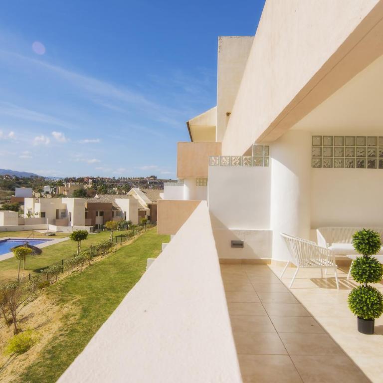 A Estrenar con Terraza Piscina y Parking Gratis - Apartamento Deluxe - 6