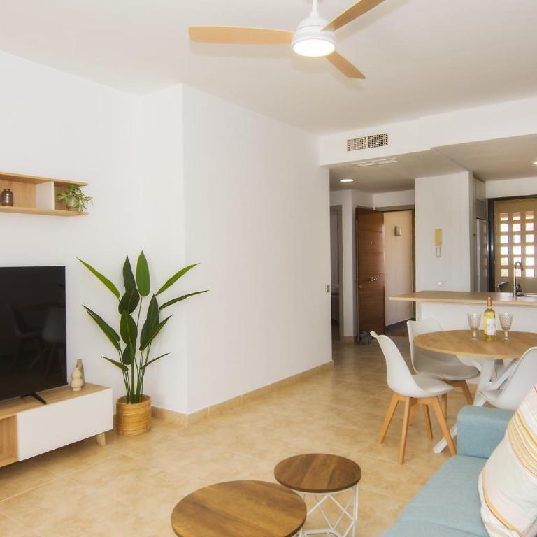 A Estrenar con Terraza Piscina y Parking Gratis - Apartamento Deluxe - 11