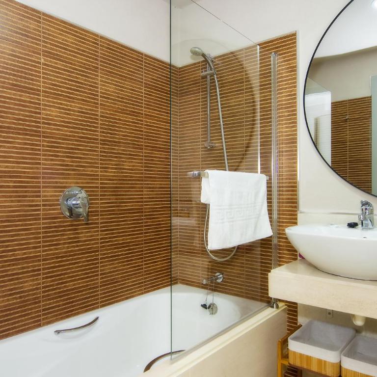 A Estrenar con Terraza Piscina y Parking Gratis - Apartamento Deluxe - 40