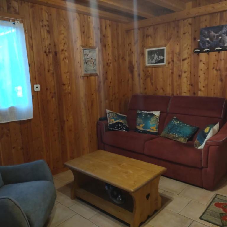 CHALET MONTAGNE CLASSÉ 3 ETOILES ALPES QUEYRAs - Chalet 2 Chambres - 8