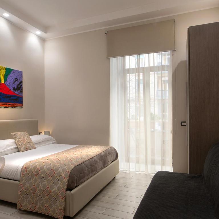 Residenza Suarez - Camera Familiare con Balcone - 7
