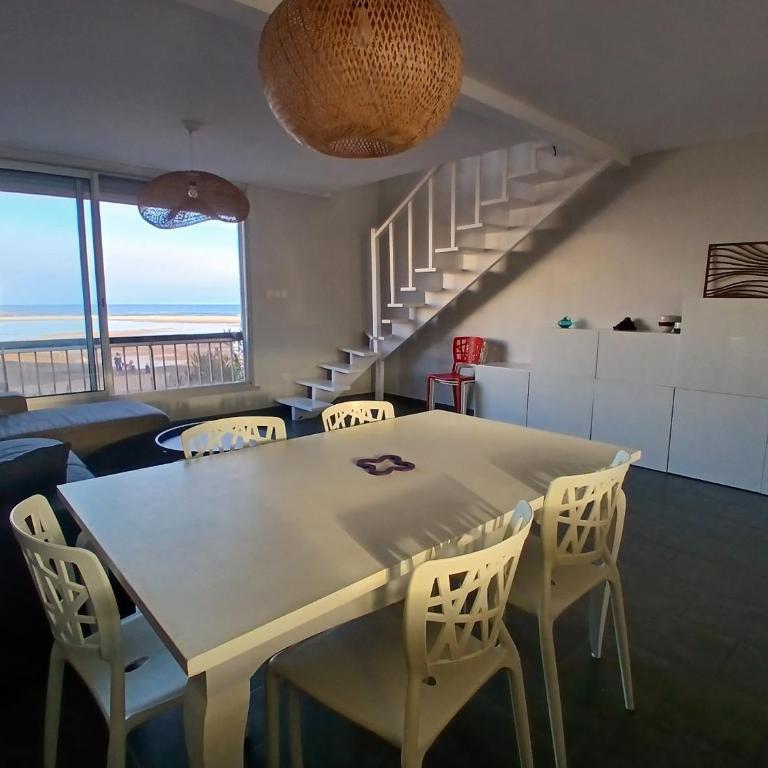 Duplex 6 personnes Pleine vue mer 10 m de la plage Wifi - CYRIDA - Appartement 3 Chambres - 6