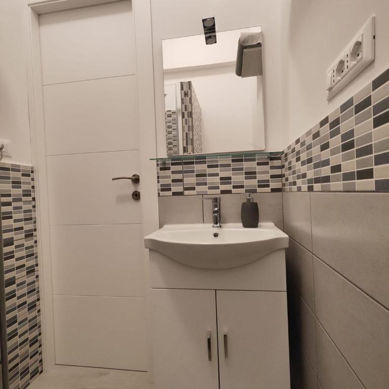 Rome Cozy Room - Camera Matrimoniale con Bagno Privato - 15
