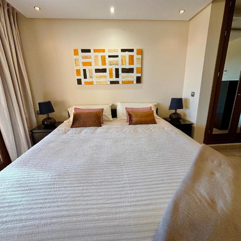 5 Stars BEACHFRONT PARADISE - Seaview, Always Heated Pool, Gym, Sauna! - One-Bedroom Apartment - 7
