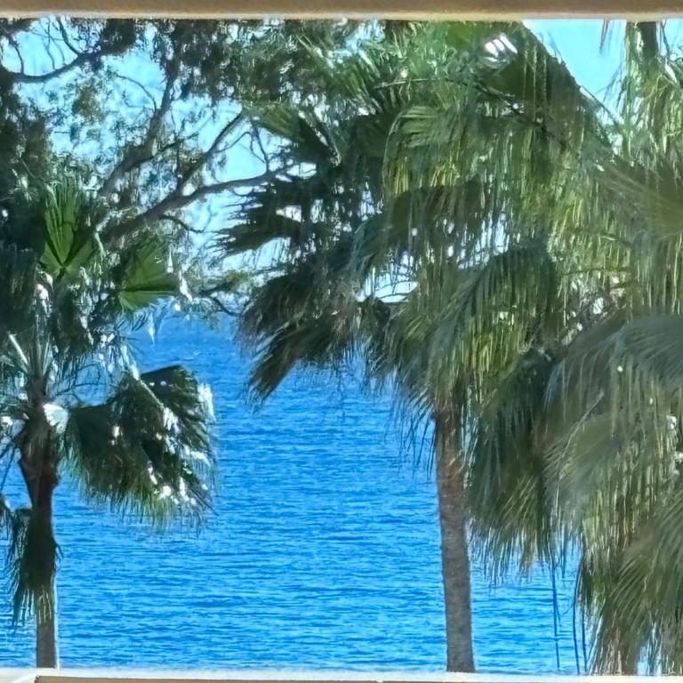 5 Stars BEACHFRONT PARADISE - Seaview, Always Heated Pool, Gym, Sauna! - One-Bedroom Apartment - 9
