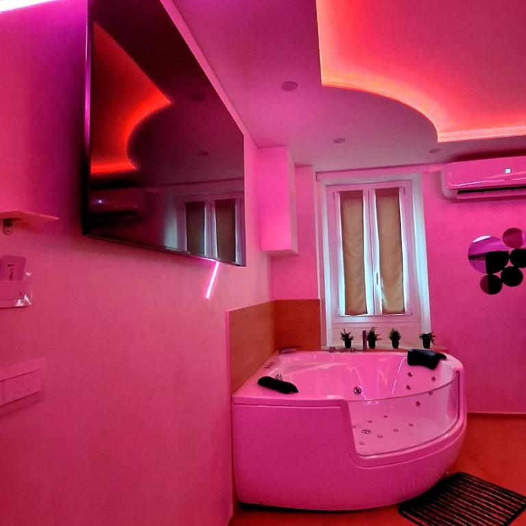 Torino d'Amare Suite - King Room with Spa Bath - 5