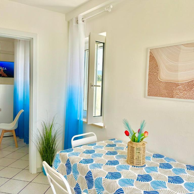 PonzaSmeralda Le Forna - Appartamento con 2 Camere da Letto, Terrazza e Vista Mare - 3