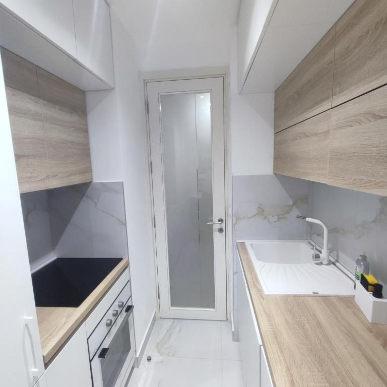 Premium Belvil apartment, free parking - One-Bedroom Apartment - 16