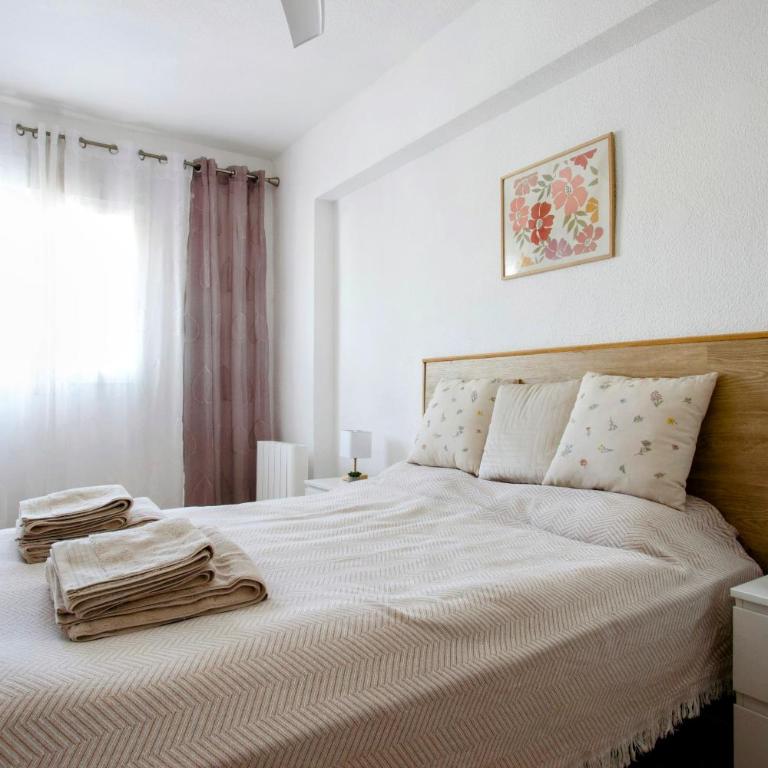 Alicante Big Holiday - Three-Bedroom Premium Apartment with Balcony - 10