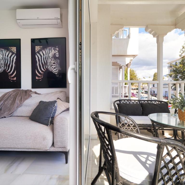 MARBELLA BANUS SUITES - Banus, modern, bright and balcony - Apartamento de 1 Dormitorio con balcón y vistas a la ciudad - 24