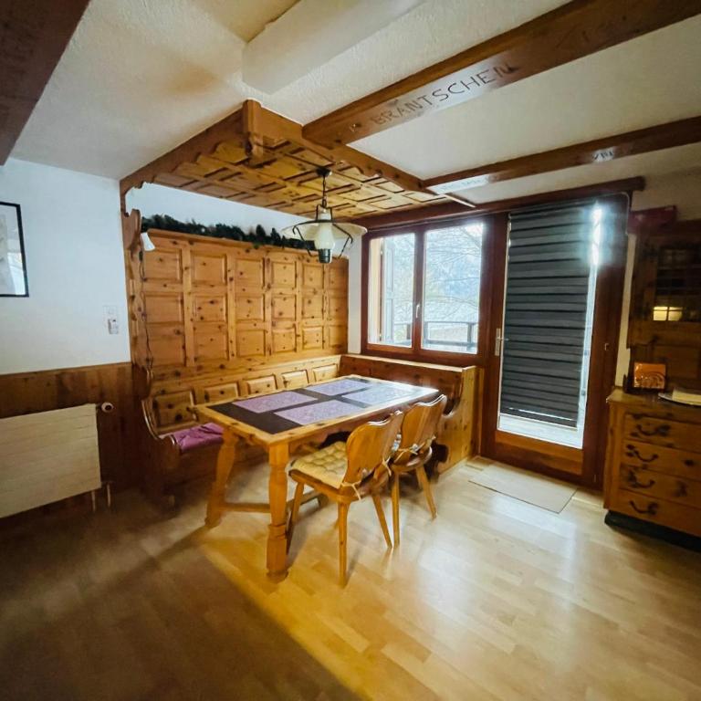 5 Zimmer-Wohnung mit Garage und Sauna - Apartment mit 3 Schlafzimmern und Bergblick - 38