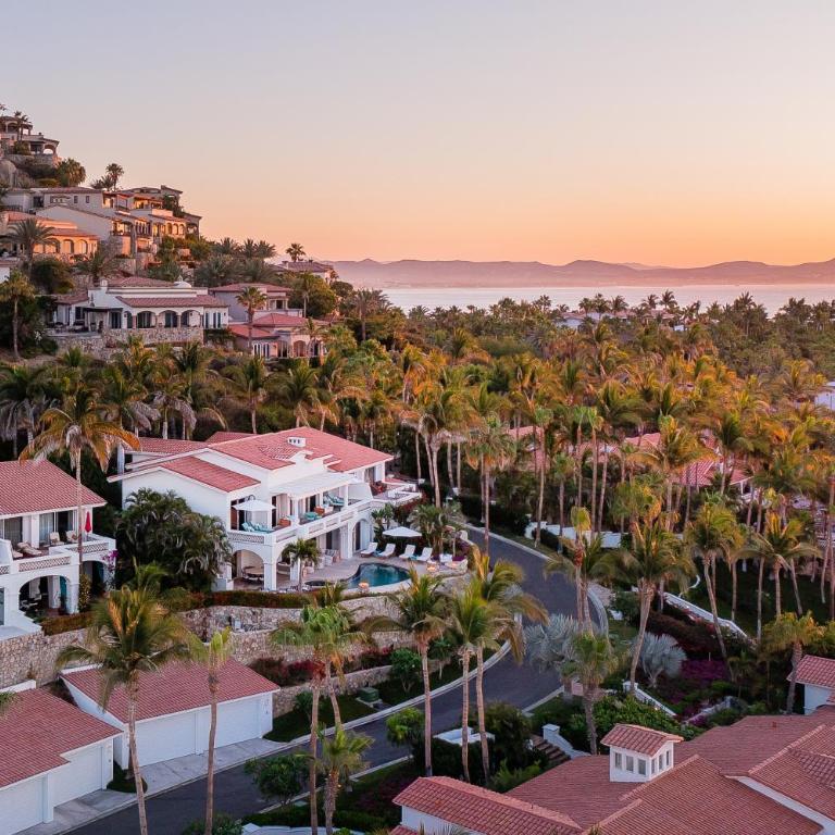 Beautiful 5 Bd Villas Del Mar Villa Staffed & Steps from the Beach - Deluxe Villa - 40