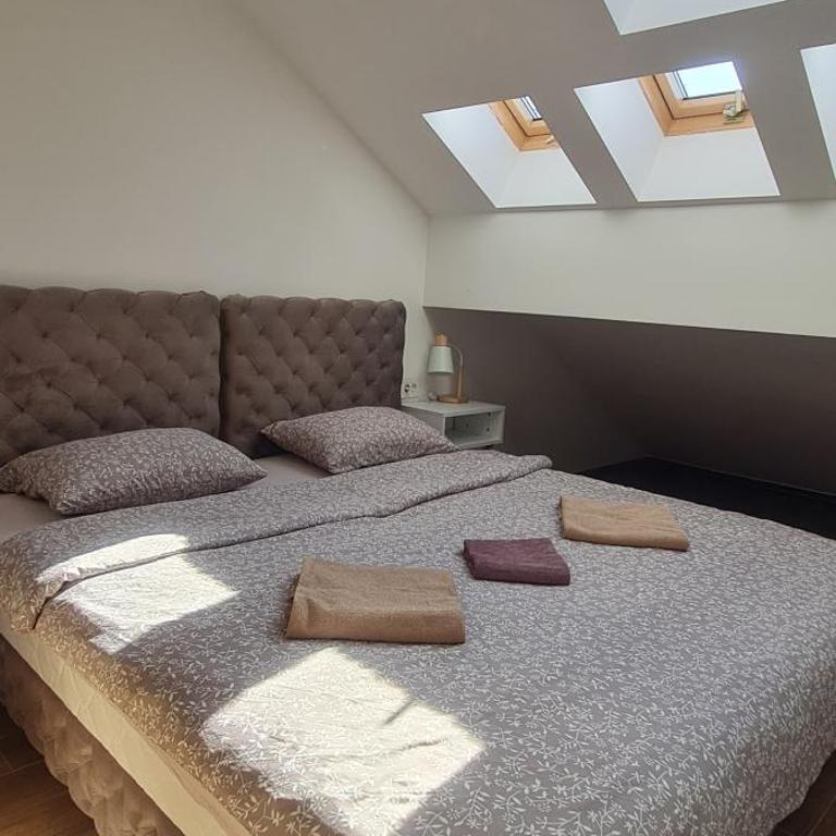 Jacuzzi Sensation - One-Bedroom Apartment - 39