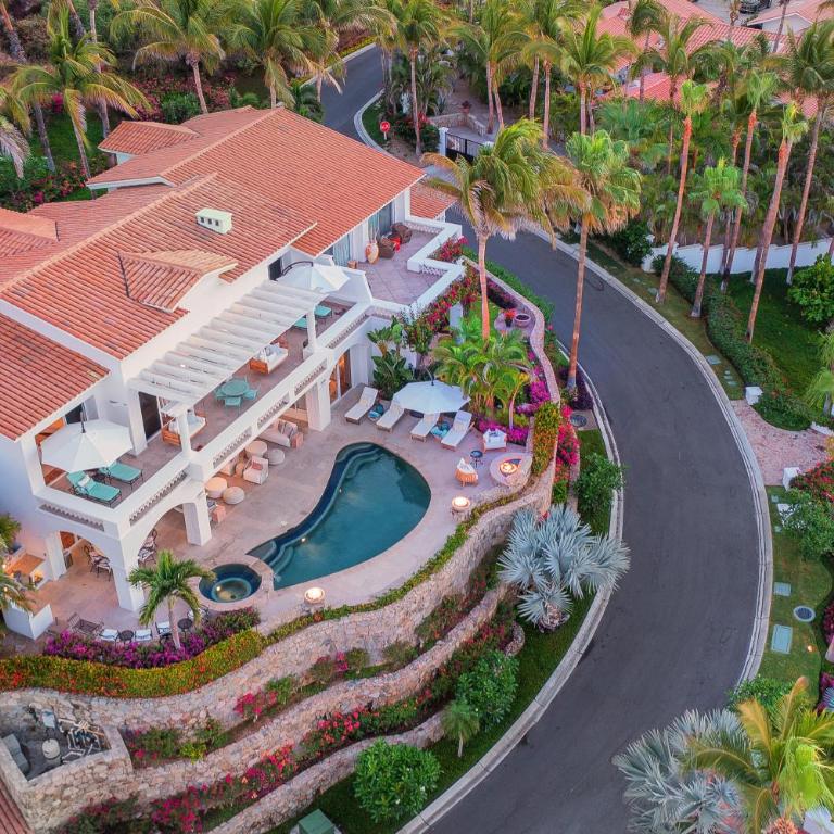 Beautiful 5 Bd Villas Del Mar Villa Staffed & Steps from the Beach - Deluxe Villa - 60