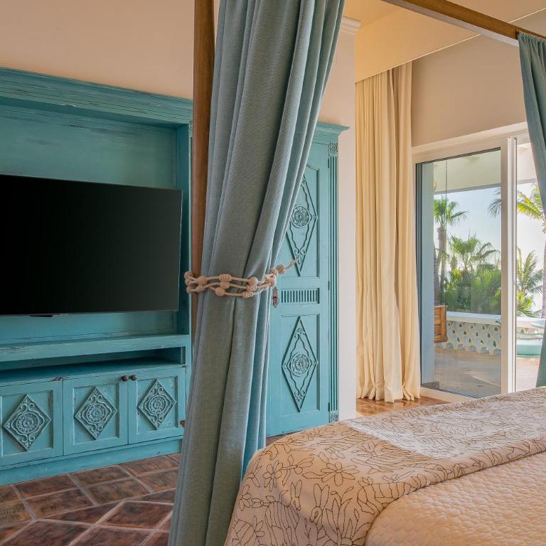 Beautiful 5 Bd Villas Del Mar Villa Staffed & Steps from the Beach - Deluxe Villa - 62