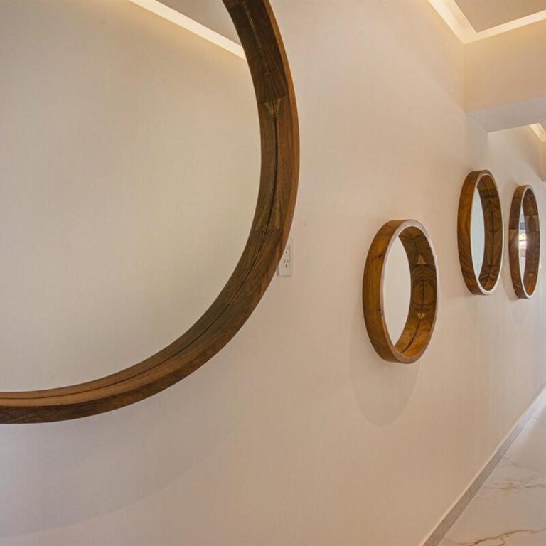 DVine Escape Chic 2BR 2BA with Rooftop Pool and Oasis - Two-Bedroom Apartment - 2