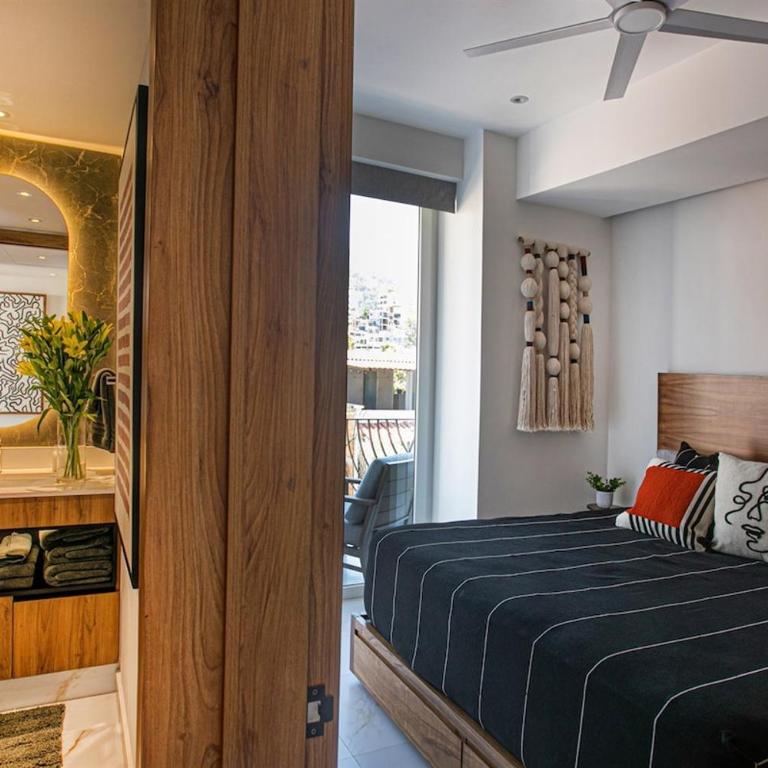 DVine Escape Chic 2BR 2BA with Rooftop Pool and Oasis - Two-Bedroom Apartment - 15