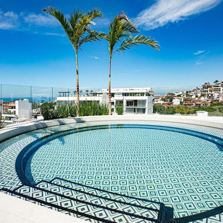 DVine Escape Chic 2BR 2BA with Rooftop Pool and Oasis - Two-Bedroom Apartment - 37