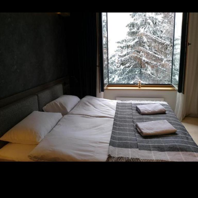 Woodside free parking - One-Bedroom Apartment - 1