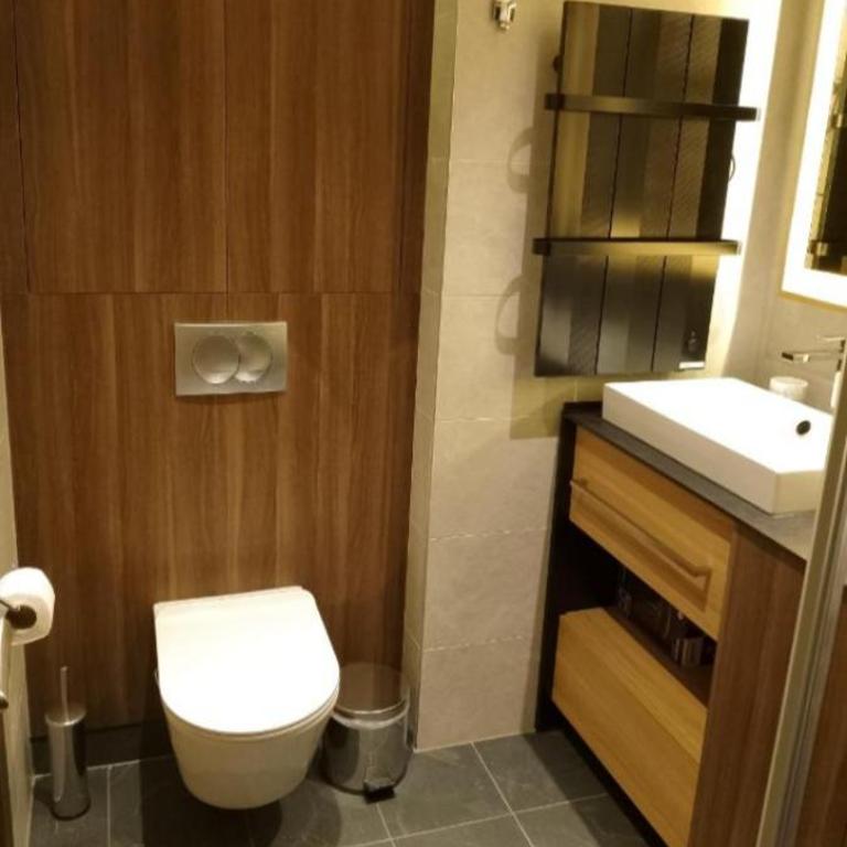 Woodside free parking - One-Bedroom Apartment - 6