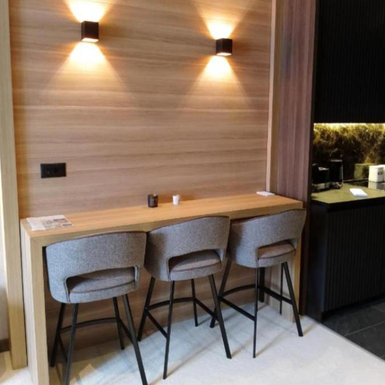 Woodside free parking - One-Bedroom Apartment - 8