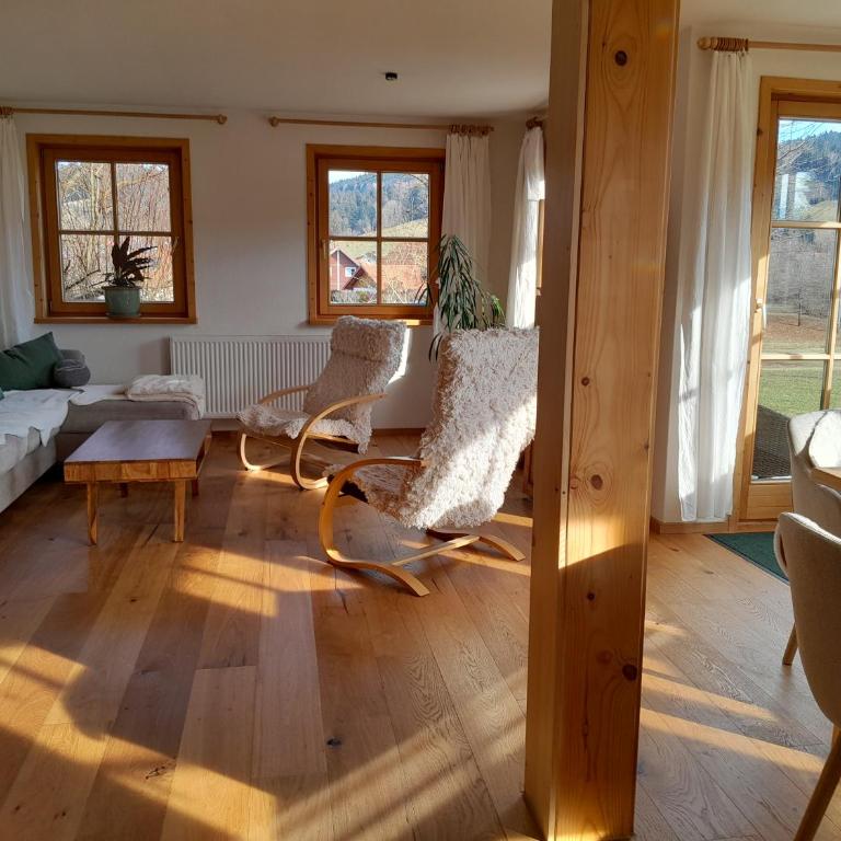 Neueröffnung, 2 wunderschöne Ferienwohnungen im Grünen - Apartment mit 2 Schlafzimmern und Terrasse - 9