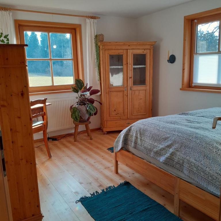 Neueröffnung, 2 wunderschöne Ferienwohnungen im Grünen - Apartment mit 2 Schlafzimmern und Terrasse - 10