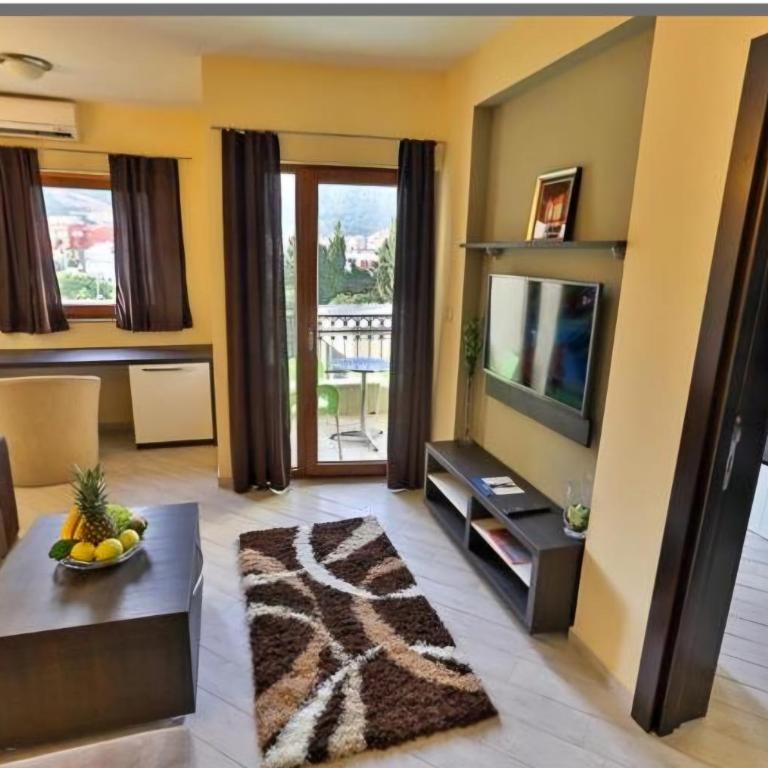 At Oliver’s - One-Bedroom Superior Apartment - 2
