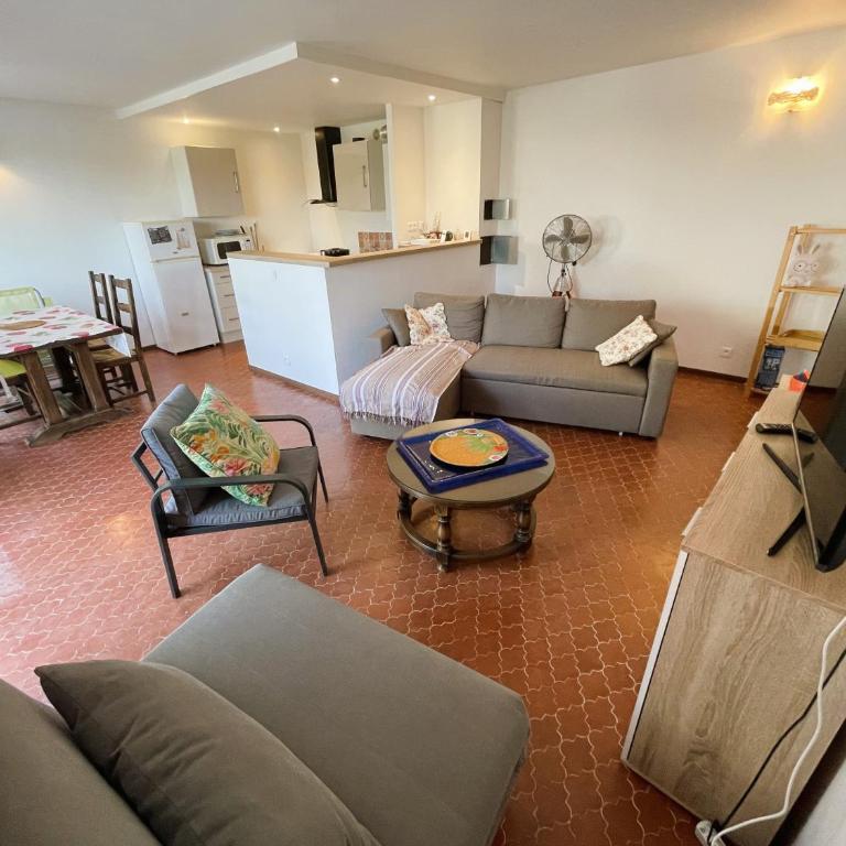 Au cœur du port de Saint-Mandrier, piscine, tennis, charme et confort - Apartment mit 1 Schlafzimmer - 4