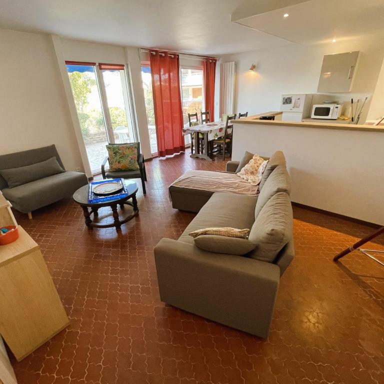 Au cœur du port de Saint-Mandrier, piscine, tennis, charme et confort - Apartment mit 1 Schlafzimmer - 5
