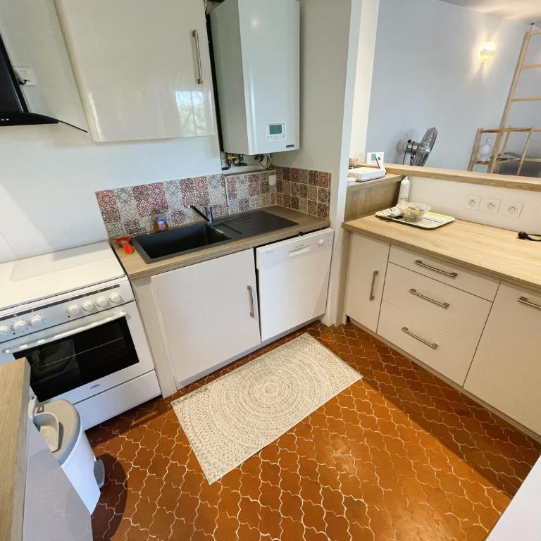Au cœur du port de Saint-Mandrier, piscine, tennis, charme et confort - Apartment mit 1 Schlafzimmer - 7