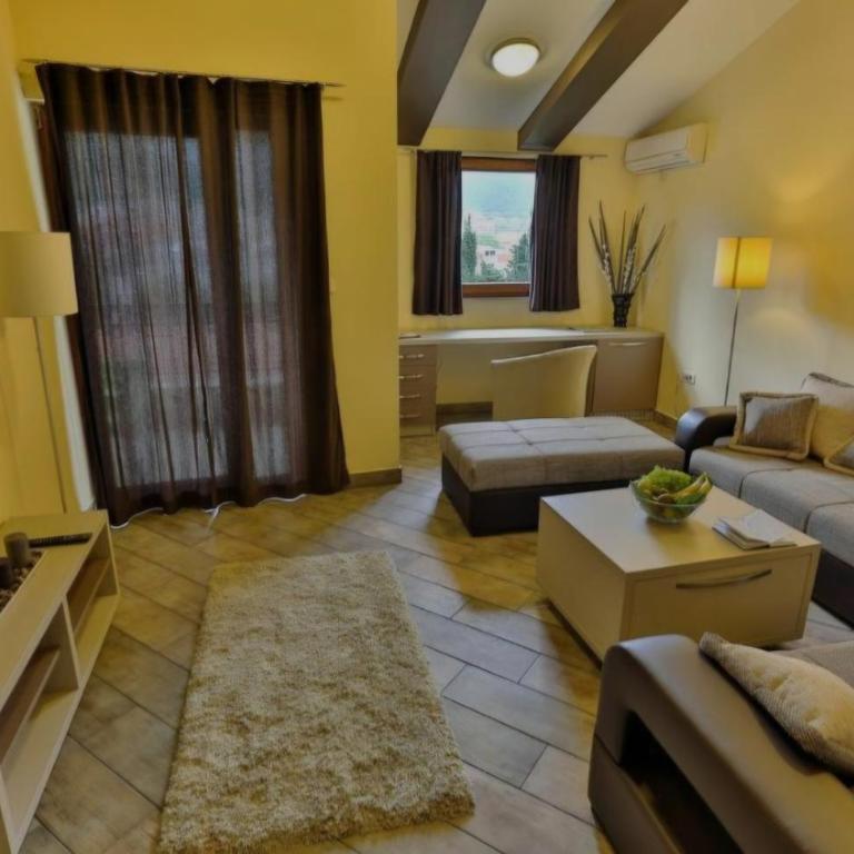 At Oliver’s - One-Bedroom Premium Apartment - 1