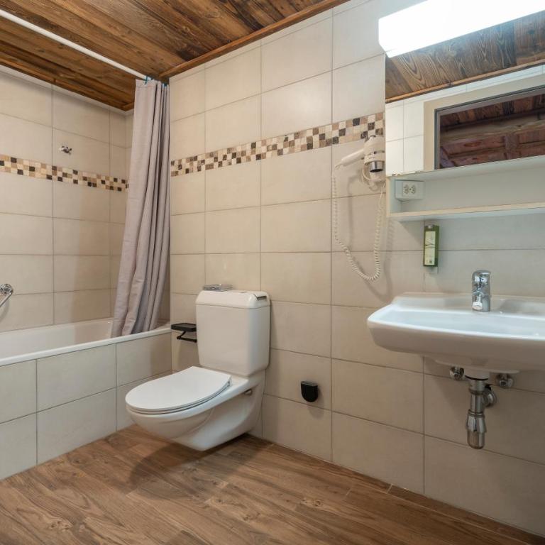 Hôtel Le Grand Chalet - Suite im Chalet mit Balkon und Bergblick - 4