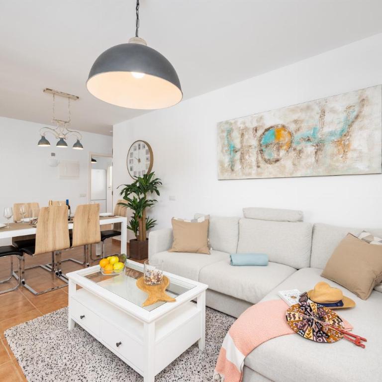 Villa Jordi - Three-Bedroom Villa - 11