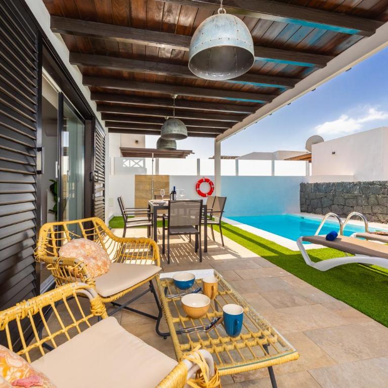 Villa Jordi - Three-Bedroom Villa - 30