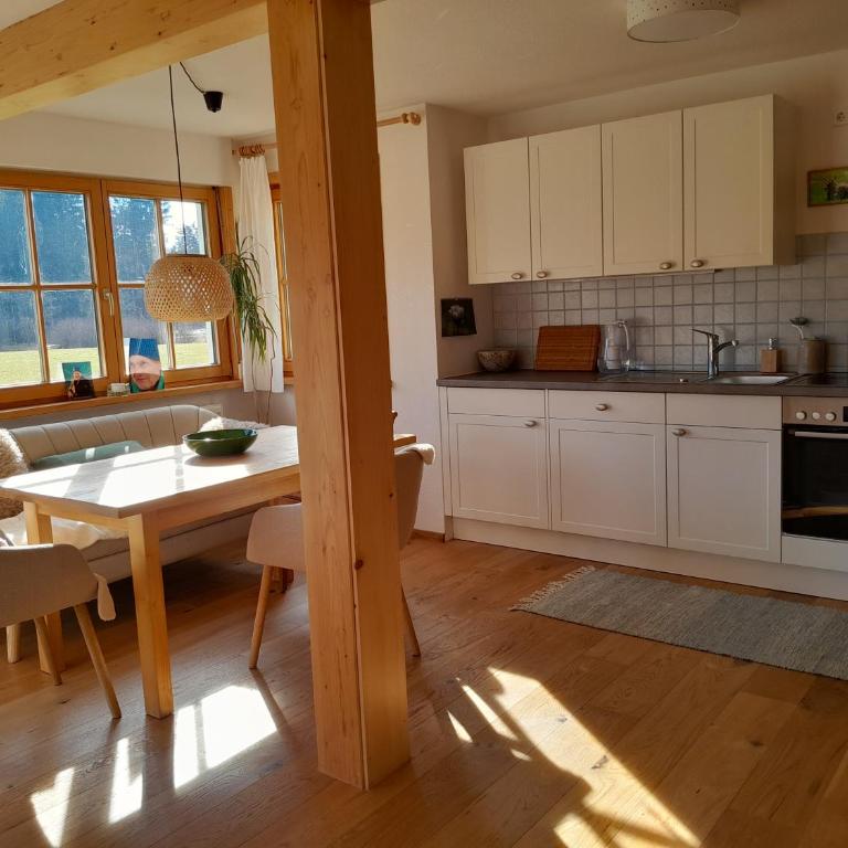 Neueröffnung, 2 wunderschöne Ferienwohnungen im Grünen - Apartment mit 2 Schlafzimmern und Terrasse - 15