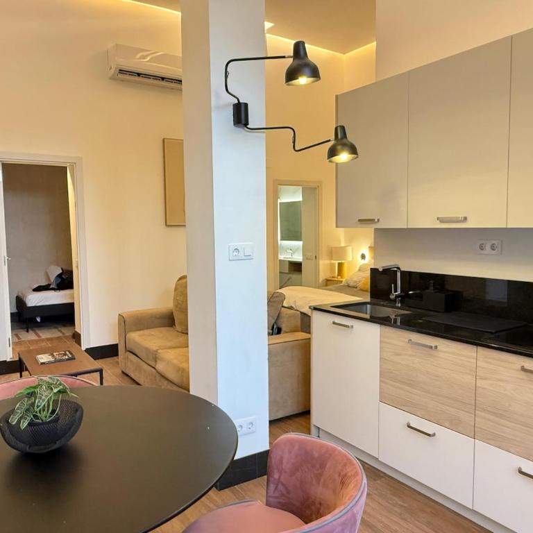 Boho Royal Retreat Steps from the Royal Palace - One-Bedroom Apartment - 2