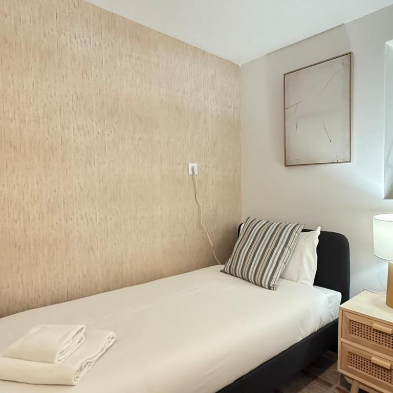 Boho Royal Retreat Steps from the Royal Palace - One-Bedroom Apartment - 10