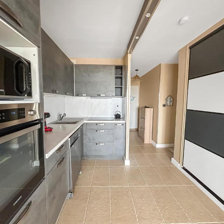 Séjour les pieds dans l'eau T3 Vue mer & Parking - Appartement 2 Chambres - Vue sur Eau - 18