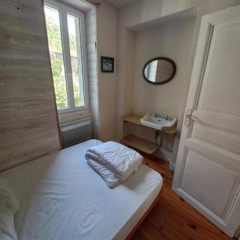 Agréable maison de ville avec cheminée - Maison 4 Chambres - 10