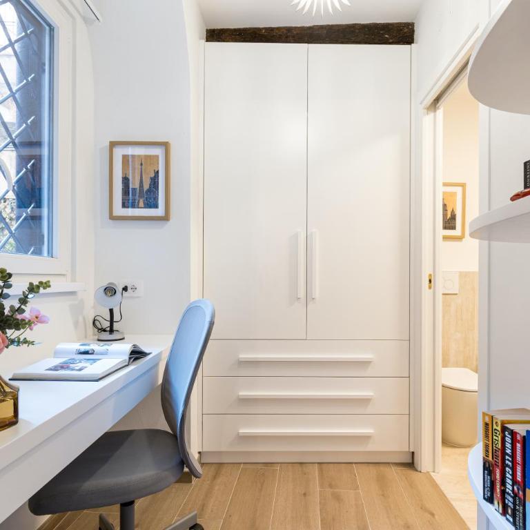Rome As You Feel - Trastevere Nest with Secret Patio - Deluxe One-Bedroom Apartment - 13